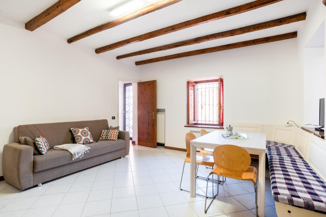 Limonta Lake View Apartment With Private Parking Luaran gambar